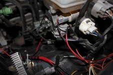 Under hood splice RED wire 04 T4R v6.jpg