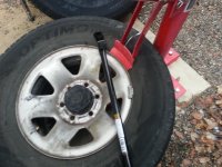 toyota_mounting_tires_06.jpg