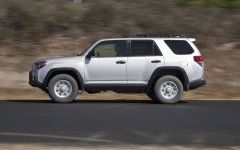 163_099_06z+2010_toyota_4runner+driver_side_in_motion.jpg