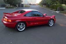 MR2-3-Right-Side-Lights-On-Rear.jpg