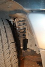 leaking_strut_1997_toyota.jpg