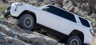 tacoma-crestone-dualsport-wheel-onyx-7-1920x900.jpg