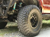 runner tire and sus.jpg