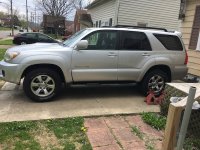 my06t4r-albums-my-06-4runner-picture55789-before-fj-struts-springs-lift-spacers.jpeg
