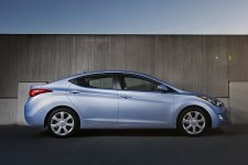 2011-hyundai-elantra-side-view.jpg