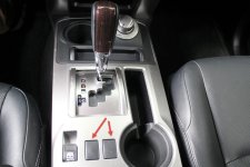 2014-toyota-4runner-limited-center-console-1500x1000.jpg