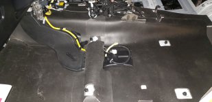 driver_floor_seat_trans_tunnel.jpg