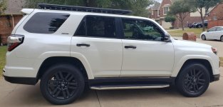 rhino rack installed pic 1.jpg
