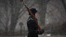 HT_unkown_soldier_snow_04_mm_160123_16x9_992.jpg