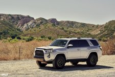 weld-cinch-offroad-wheels-gloss-black-silver-toyota-4runner-beadlock-truck-rims-d.jpg