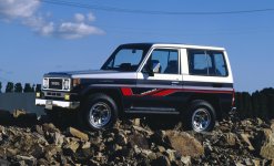toyota_land_cruiser_hard_top_200.jpg