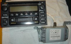 20004RunnerOEMStereoAndAmp.JPG