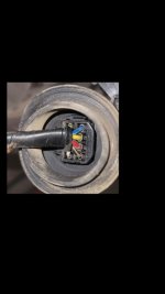 4thgenTailgateWindowMotorConnectorWirescloseup.jpg