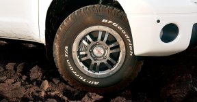 2011_tundra_special_rock_warrior_4.jpg