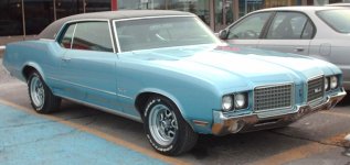 800px-Oldsmobile_Cutlass.jpg