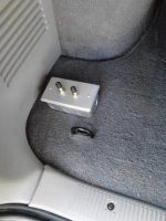 air lift airbags pressure control location 04082012.jpg