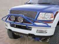 0405or_02z+2004_ford_f150_super_cab_4x4+front_shot_grille_and_light_bar.jpg
