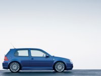2004-volkswagen-r32-2-dr-awd-hatchback-pic-1697.jpeg