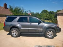 2006.Toyota.4Runner.V8.SR5.4WD.jpg