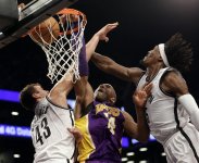 NBA13--FEB. 5--P1  LAL-BRK.jpg