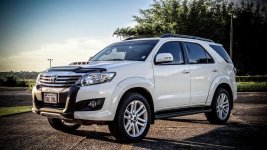 fortuner_white_2013.jpg