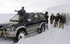 talibanmilitantsareseenkb4.jpg talibanmilitantsareseenkb4.jpg