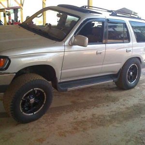 Fresh flex after the lift and 33's