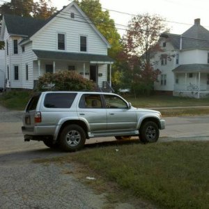 you like my black rims? oh wait thats brake dust;)