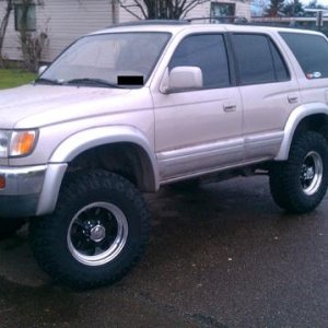 and a size bigger tires (285/ 75r16)
