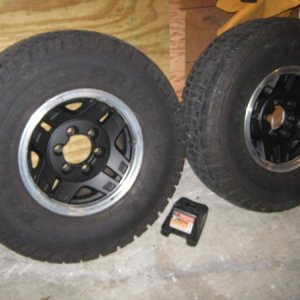 Plasti-dipped the wheels.
