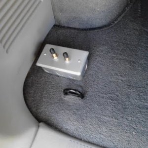 air lift airbags pressure control location 04082012