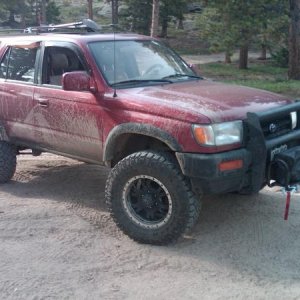 I normally have quite a bit of rake because I have the LC 8 wraps in the back, but with a full load of camping gear, it sits level.  Sometimes I wish 