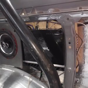 Sub amp custom located and 5in speakers located
