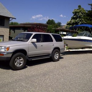 Again, just back from the Lake.... the rear sag under load is very noticeable in this pic......