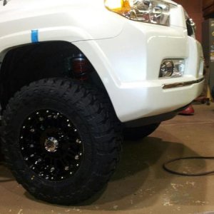 Lift in progress. Not sure yet if the 295s will fit...