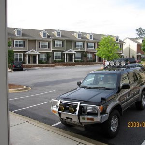 Nice clean pic of the truck in front of my old apartment. I plan to ditch the JDM fogs and put a set of Jaos H3s there then update the harness and run