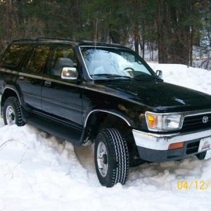 Mt. Lemmon, Tucson Az, very first 4x engagement when I bought the runner.. not enough snow was all I could think.. and that was on 225/75/15////lol