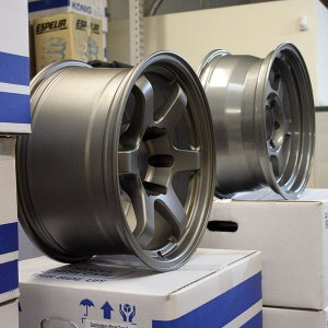 17x9" Konig Six Shooter vs 17x8" Konig Countersteer Type X - comparison of the spoke / lip designs.