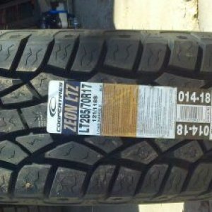 Cooper Zeon ltz LT285/70/17