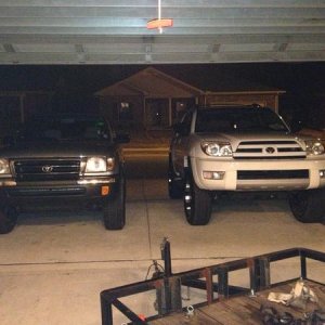 after the lift install parked next to my buddies prerunner taco...