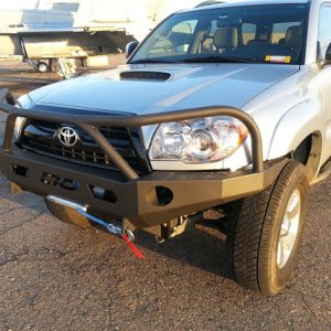 Demello Offroad Bumper and Hybrid Sliders with Engo 9000S winch.