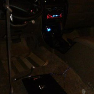 mounting the amp for my kickers