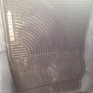 dont know why i took a pic of this, but i do love the oem all weather mats!
