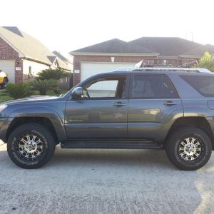 Supreme Suspension 3/2 leveling kit installed with 17" KMC Hoss wheels and Yokohama Geolander AT's @ 265/70