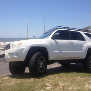 Just put on my new Whitson Metal Works full length roof rack and decided to run around town.