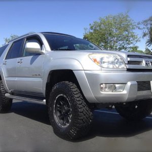 Toytec Ultimate Lift, ProComp 7105 17x8, Goodyear Duratrac 285/70/17. May 2013.