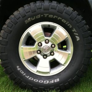 305/65R17 on stock wheels