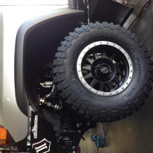 New BFG 305/70/17 Mud terrain KM2