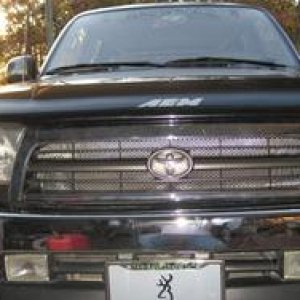 4runner10new mesh behind the grill