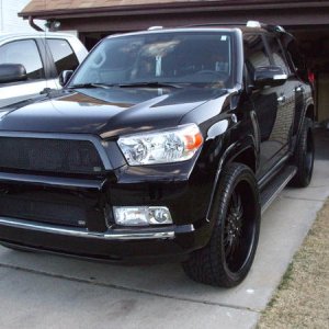 Black combo looking good